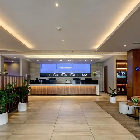 La Quinta by Wyndham Santiago Aeropuerto-3